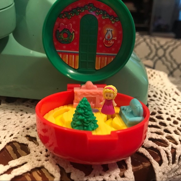 Vintage Polly Pocket ‘93 Bluebird, Christmas Dance - Picture 2 of 6
